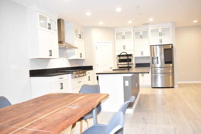 Foto del edificio - 572 Windermere Way