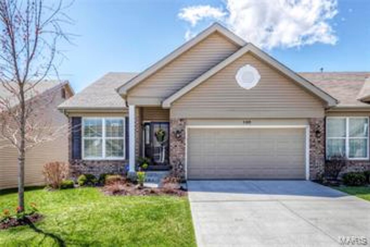 Foto principal - 5349 Lakepath Way