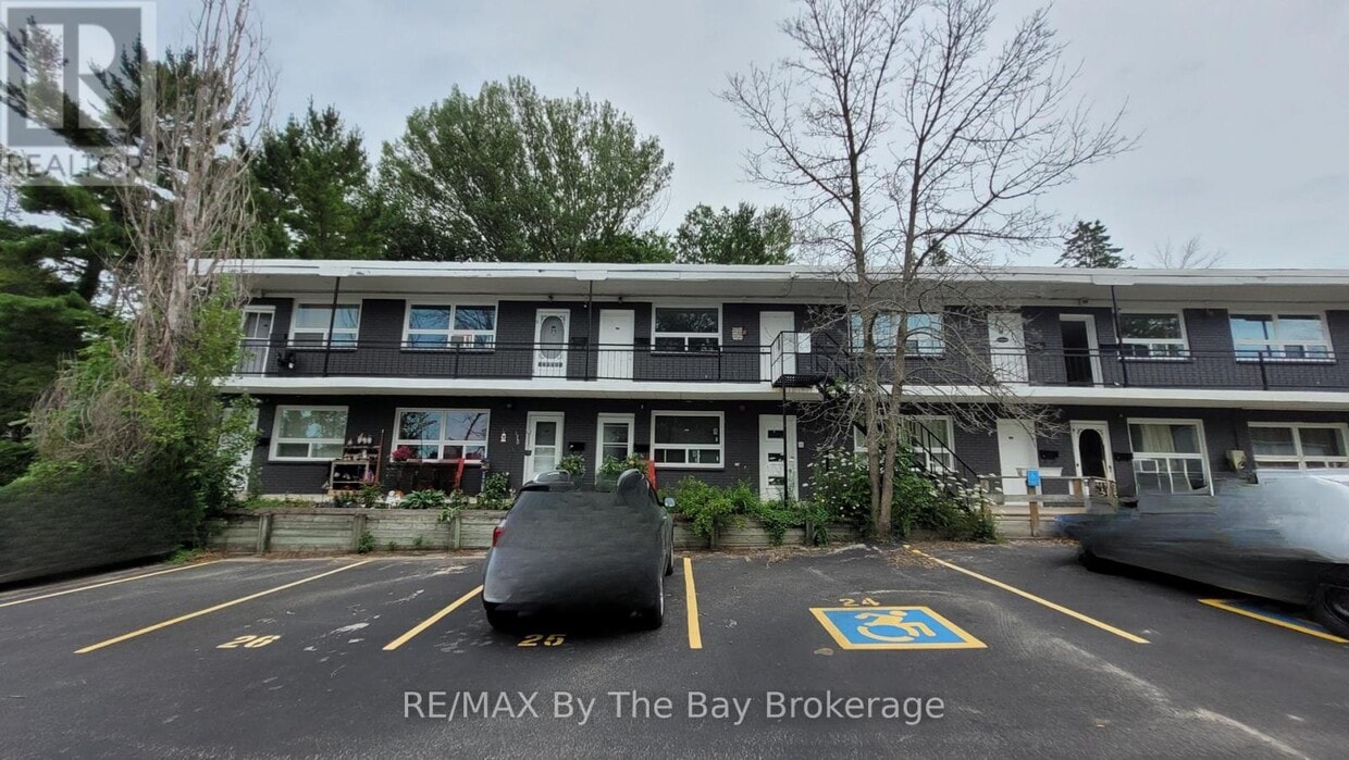Primary Photo - 280-280 River Rd E