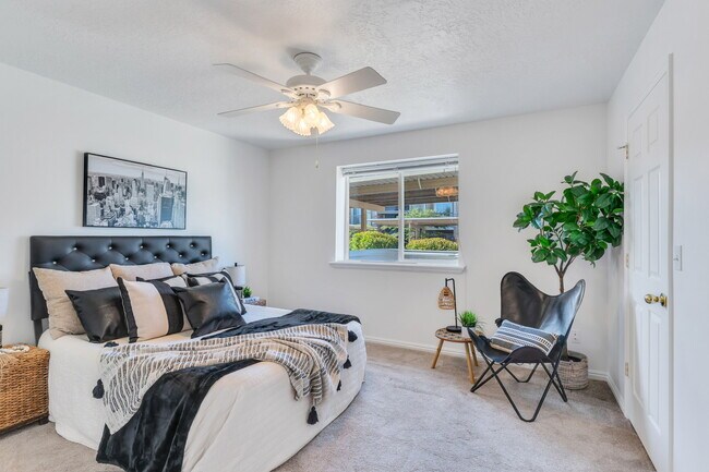 Foto del edificio - 8196 N Cedar Springs Rd