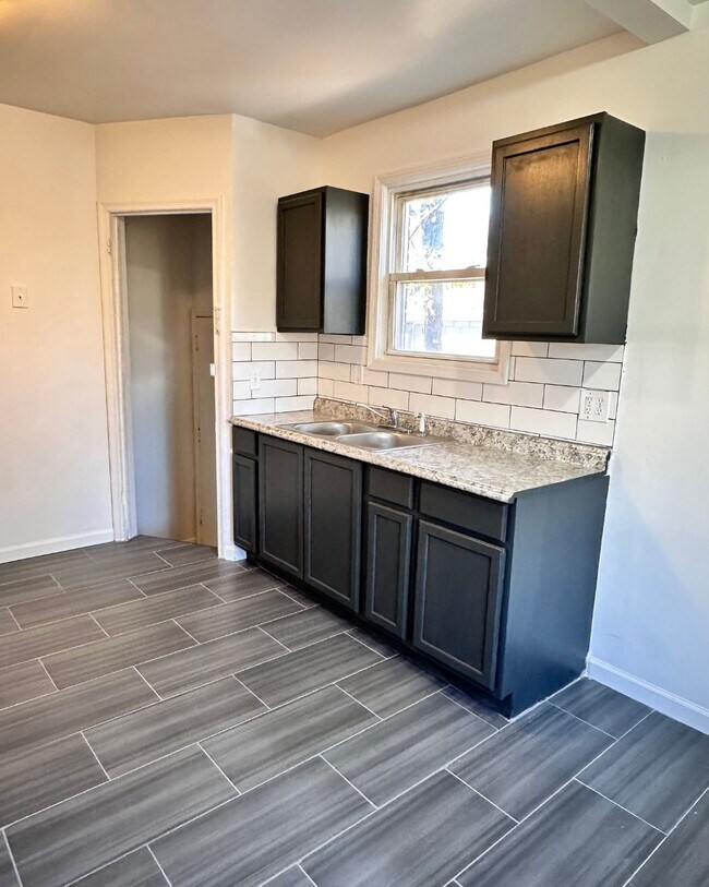 Building Photo - 11101 Kennebec St