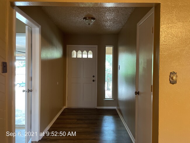 Building Photo - 6003 Pleasant Hill Ct