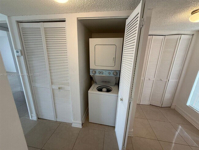 Foto del edificio - 5200 NW 31st Ave