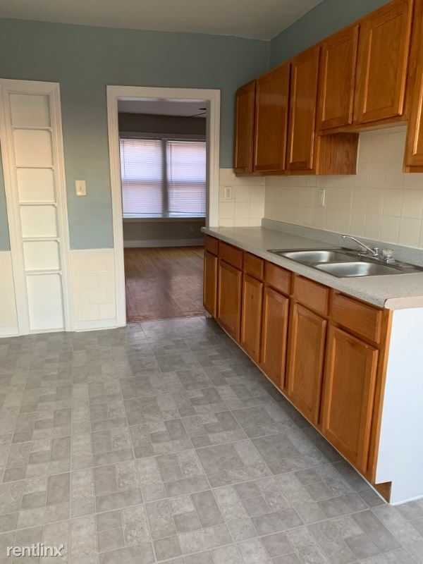 Building Photo - 4649 N Elston Ave