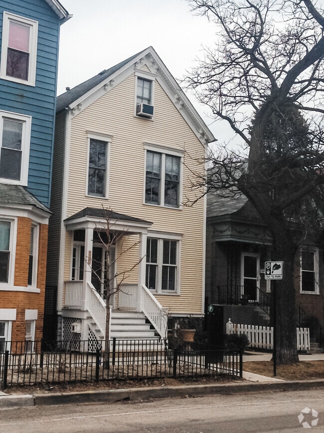 Building Photo - 3319 N Southport Ave