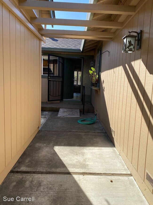 Building Photo - 2 br, 2 bath House - 6530 Stonecroft Terrace