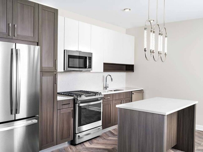 Modera Founders Row. Disfruta de un complejo de apartamentos te hospedes en el destino urbano de uso mixto más nuevo de la ciudad. - Modera Founders Row