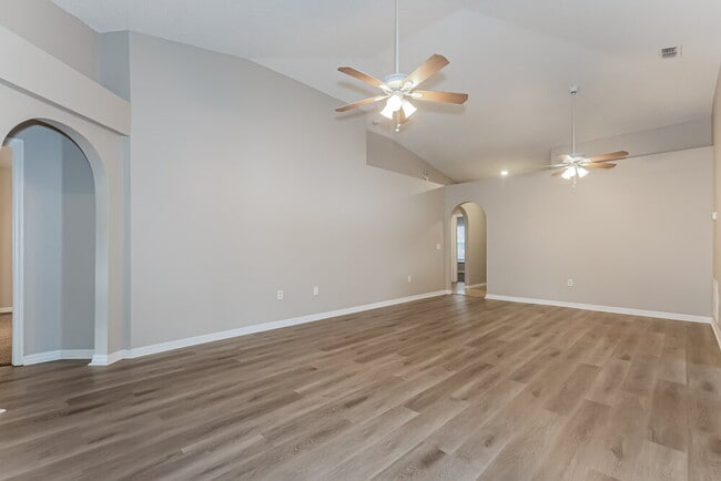 Building Photo - 6216 Gondola Dr