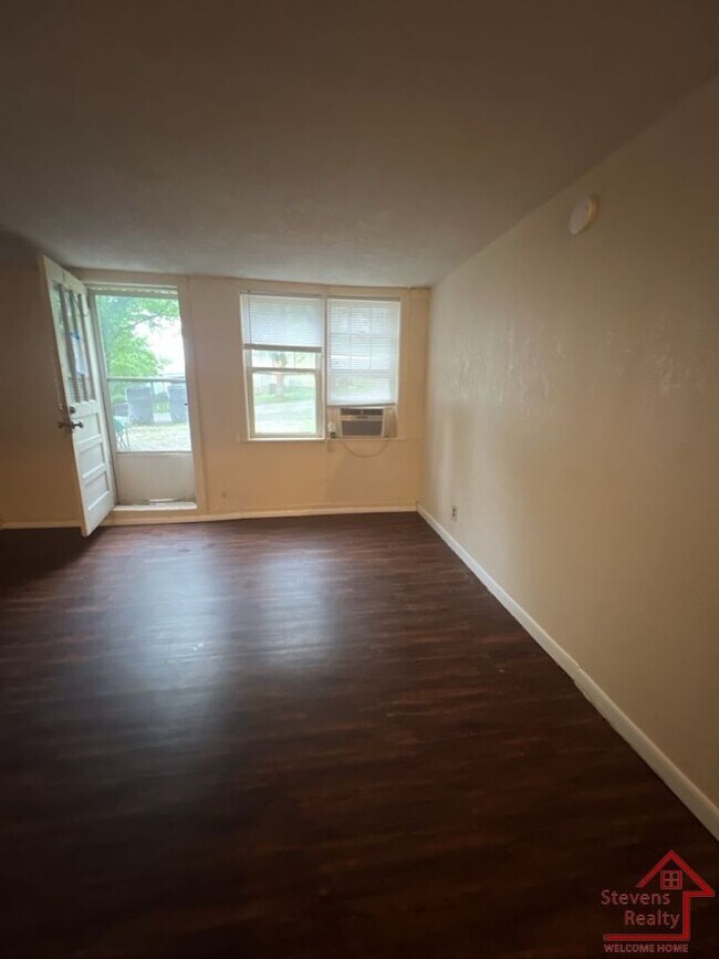 Foto del edificio - 180 E Stevens St