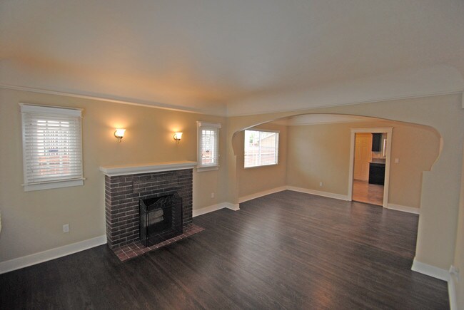 Foto del edificio - 1642 W 65th Pl