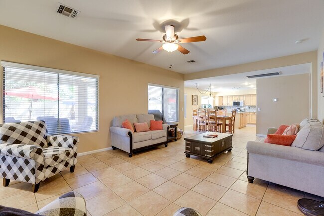 Foto del edificio - 16352 West Roosevelt St