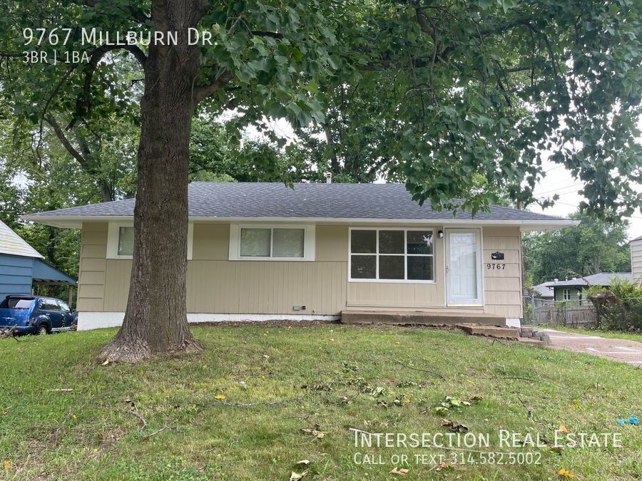 Primary Photo - Renovated 3Bed/1Bath with Fenced Backyard