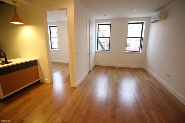 Building Photo - 138 Manhattan Ave