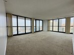 Primary Photo - 10 E Ontario St