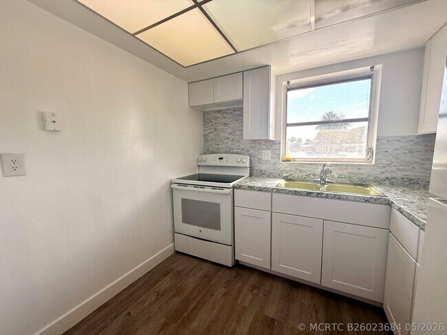 Building Photo - 2854 Crosley Dr E