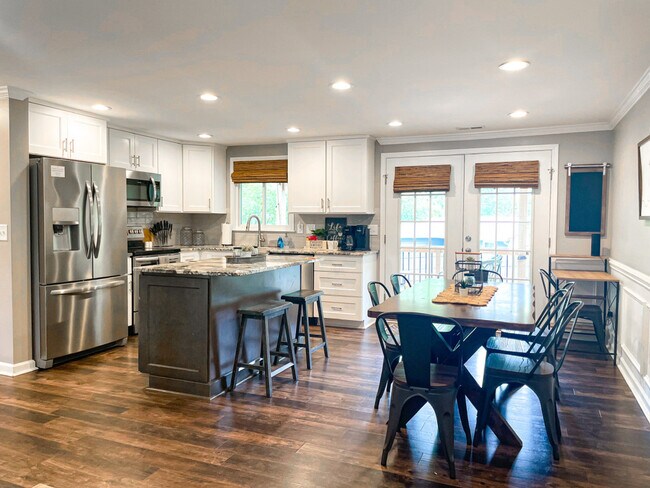 Foto del edificio - 11501-11505 5 Cedars Rd