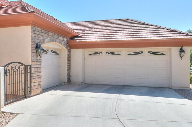 Building Photo - 3094 E Marlene Dr