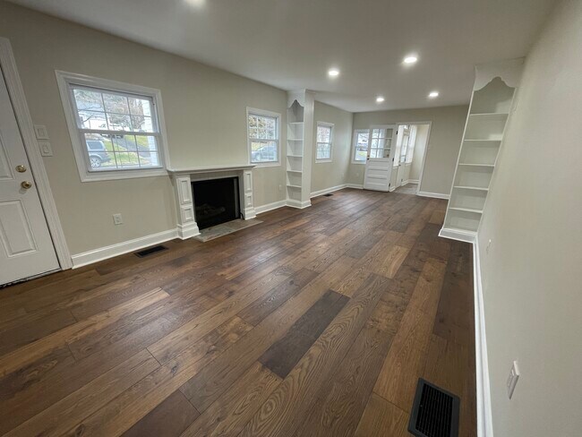 Foto del edificio - 733 Fairfield Rd
