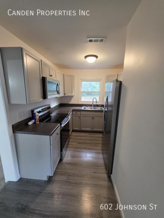 Foto del edificio - 602 Johnson St