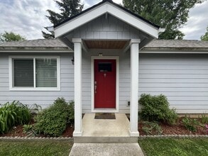 Building Photo - 2822 NE Davis St