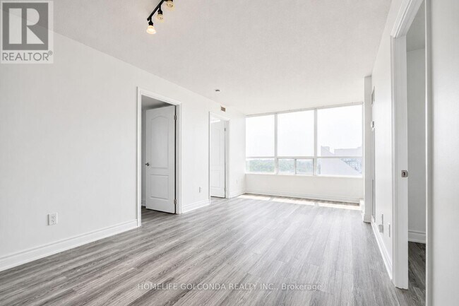 Photo du bâtiment - 60 Brian Harrison Way
