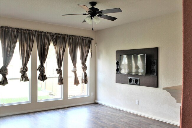 Foto del edificio - 3006 Teak Forest Trail