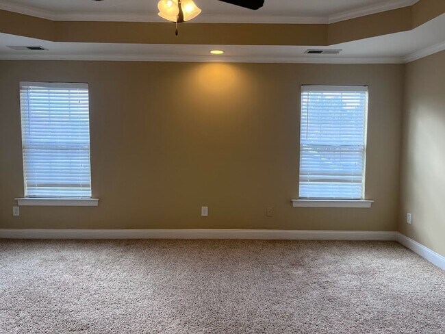 Building Photo - 415 Fernhurst Ln