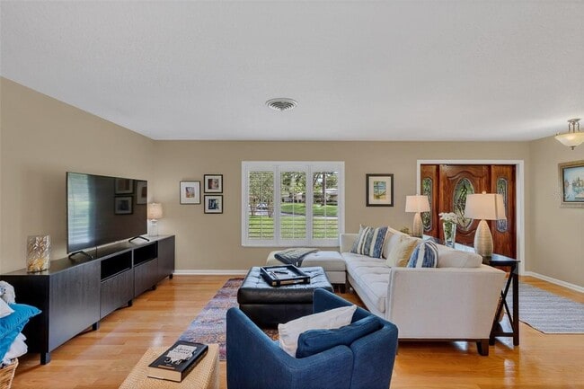 Building Photo - 2490 Lauder Dr