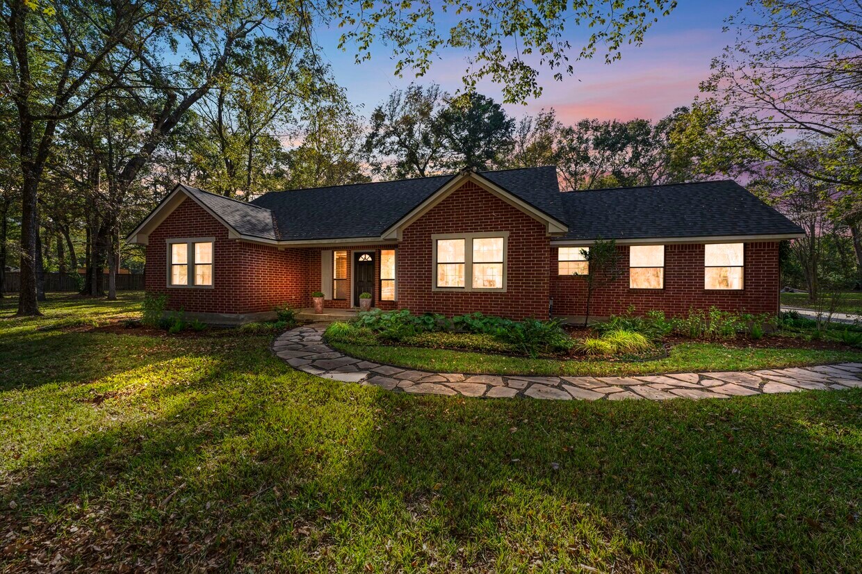 Foto principal - 8623 Miller Rd