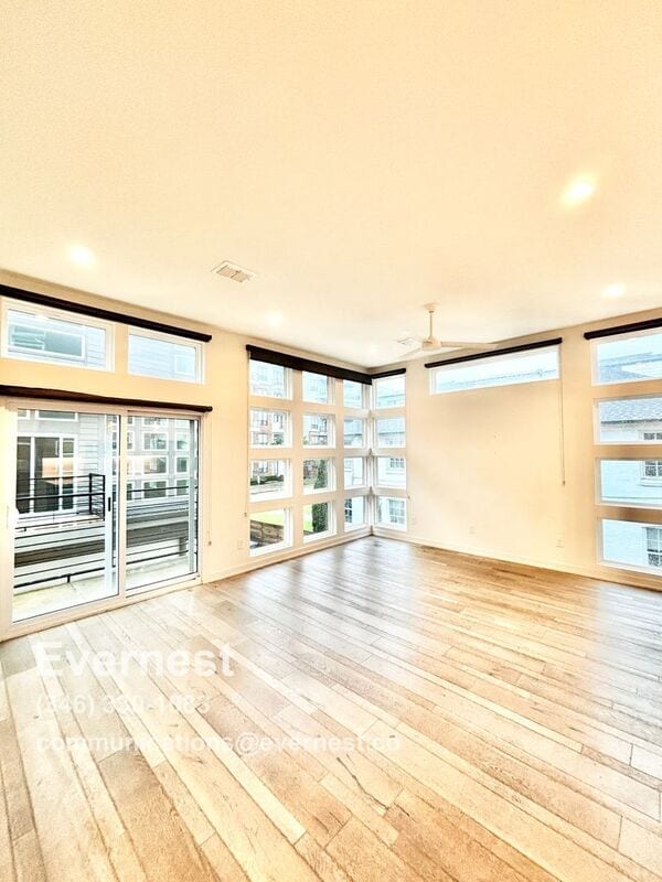 Building Photo - 2528 N Fitzhugh Ave
