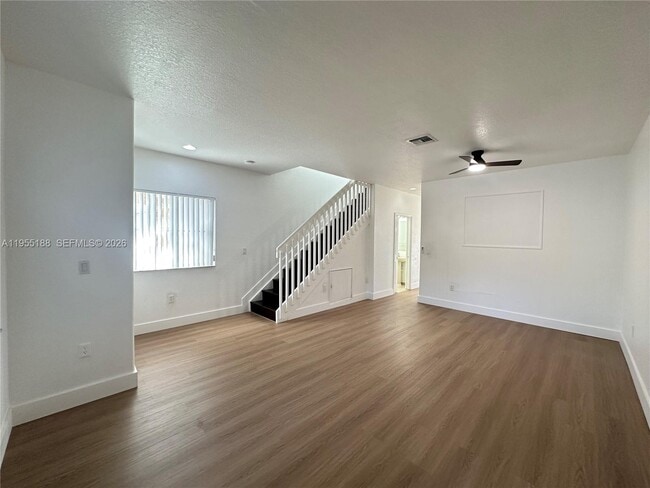 Foto del edificio - 8389 SW 26 th St