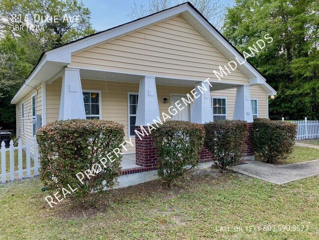 Building Photo - Call this Eau Claire Heights Neighborhood ...