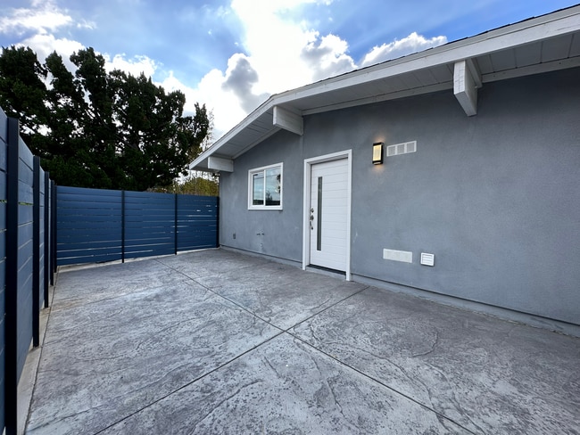 Building Photo - 9551 Cordero Ave