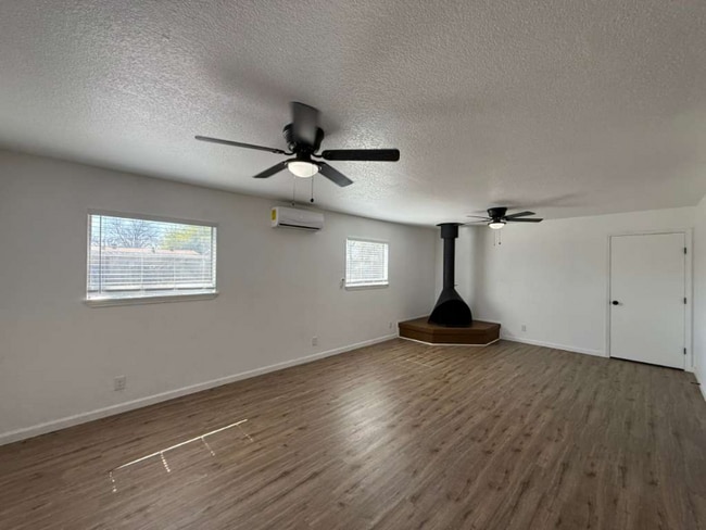 Foto del edificio - 230 Craigmont Ln