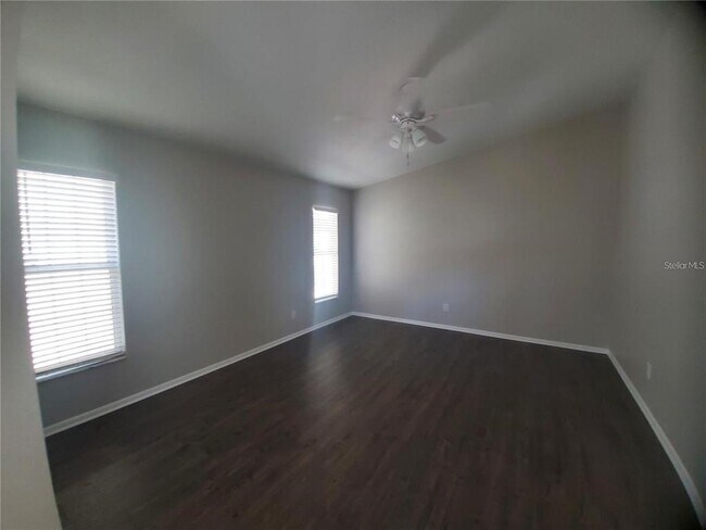 Foto del edificio - 3037 Barrymore Ct