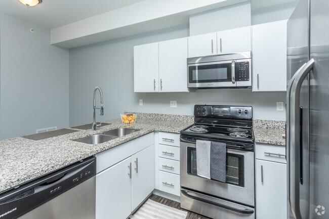 2HAB, 1BA - 1,004 ft² - 42 West Apartments