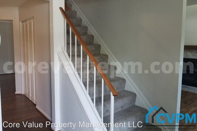 Building Photo - 3 br, 2.5 bath House - 2333 Dartmouth Ln
