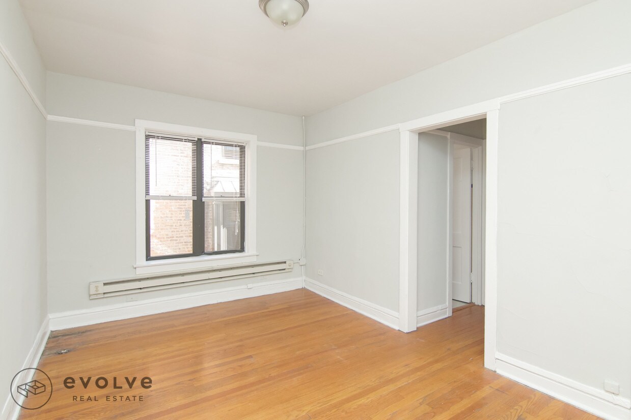 Foto principal - 427 W Belden Ave