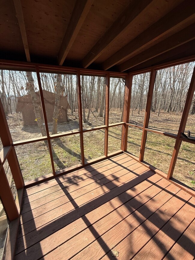 Building Photo - 535 Pendleton Dr