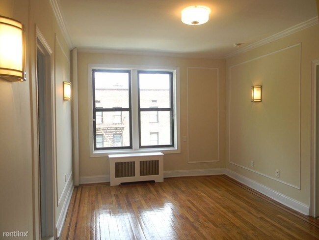 Building Photo - 1 br, 1 bath - 708 W 192nd St