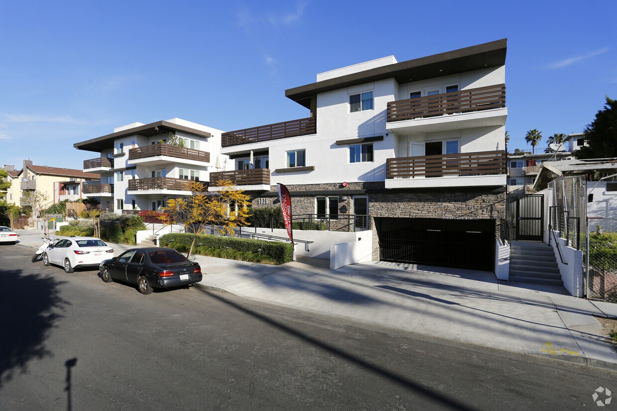 The Metropolitan at Larchmont Village Apartments Los Angeles, CA