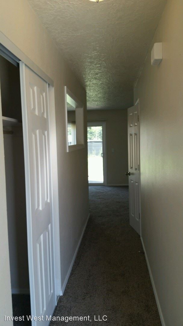 Foto del edificio - 8112 NE 27th St