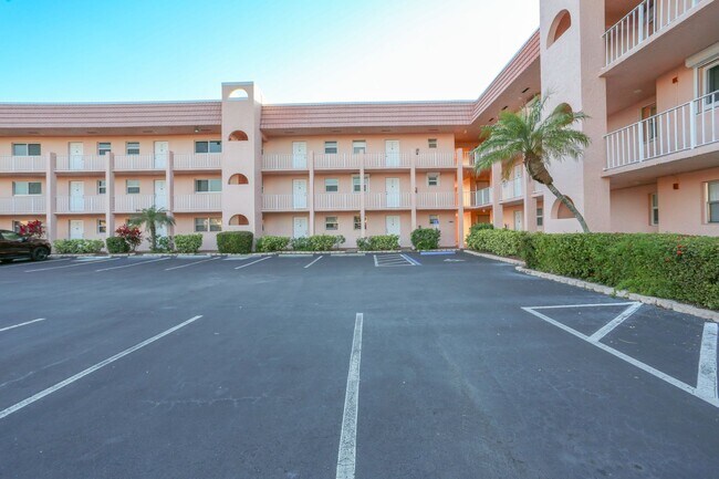 Building Photo - ***NEWLY UPDATED***1 BED/1 BATH***ANNUAL R...