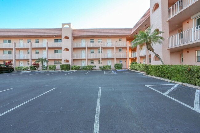 Foto del edificio - ***NEWLY UPDATED***1 BED/1 BATH***ANNUAL R...