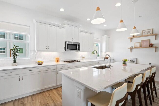 kitchen 1 - 12724 Machiavelli Way