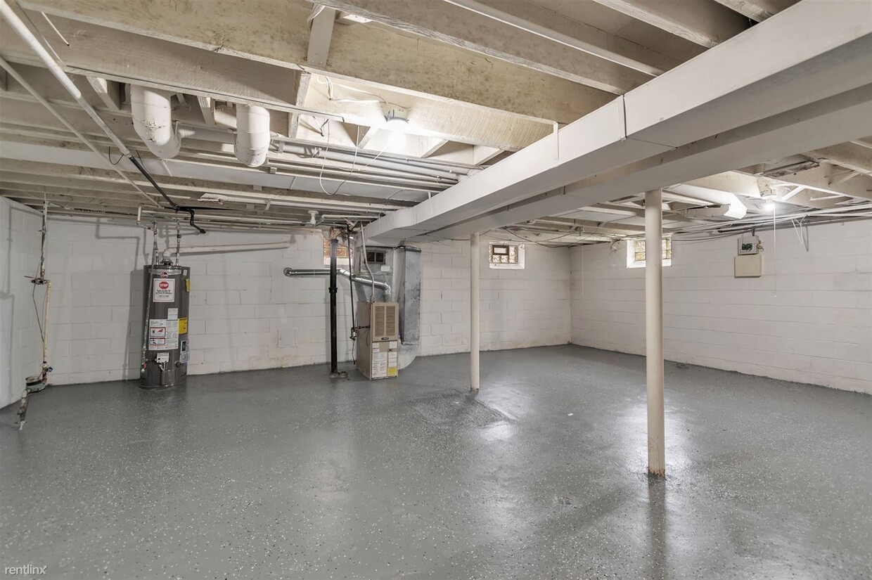 Foto principal - 3 br, 1 bath House - 8144 Riverdale St
