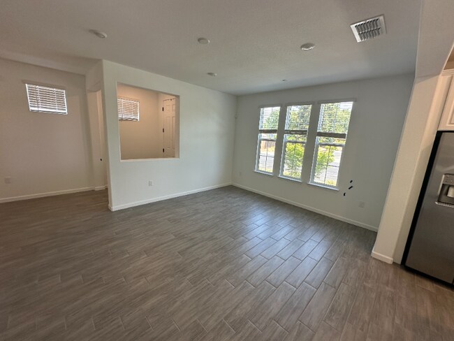 Foto del edificio - 1652 Matmor Rd