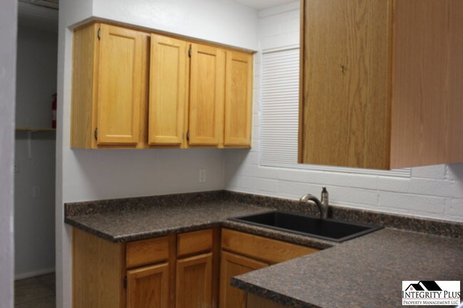 Foto del edificio - 1698 N Cameron St
