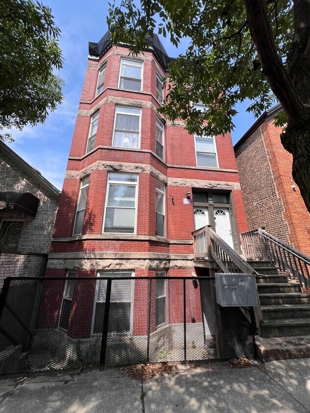 Foto principal - 3436 S Wallace St