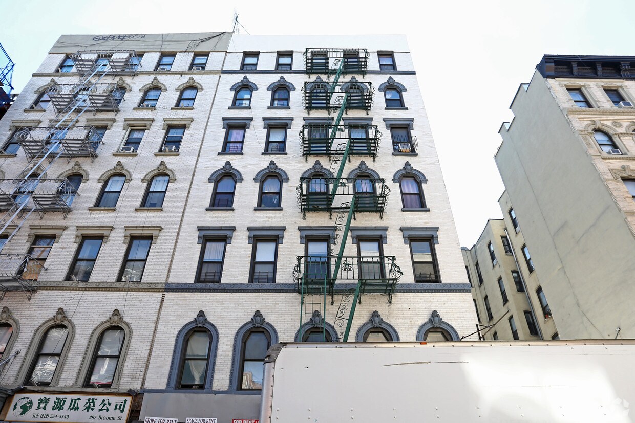 299 Broome St, New York, NY 10002 Apartments in New York, NY